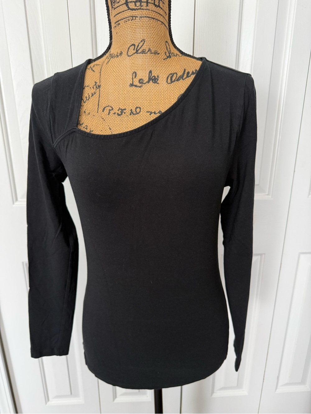 A New Day Black Long-Sleeve Asymmetric Neck Tee